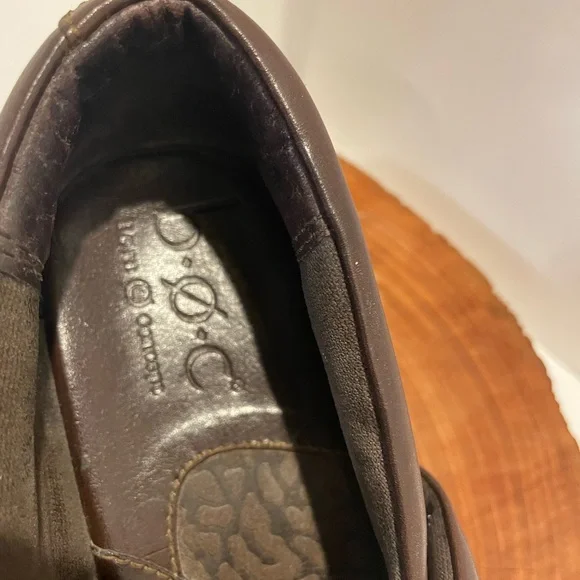b.o.c. Women's Brown Leather Loafers - Picture 5 of 11